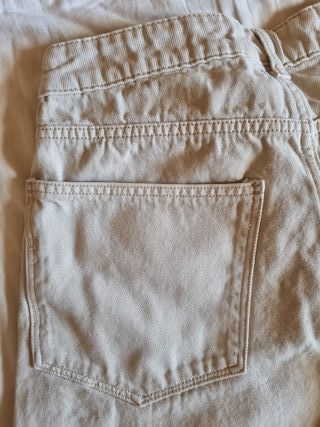 Pantaloni corti beige donna