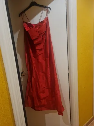 Vestido largo rojo Amaya Arzuaga