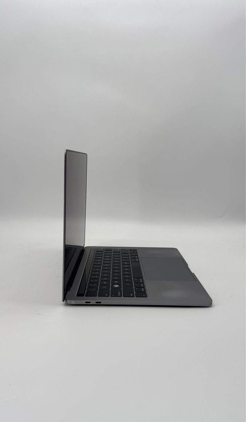 MacBook Pro 13” mid 2019 afbeelding 2