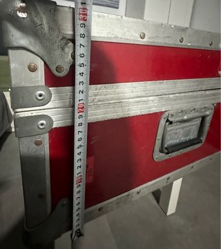 Baúl Vintage Rojo y Plateado