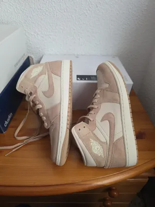 Jordan 1 Mid Beige/Rosa Talla 38.5