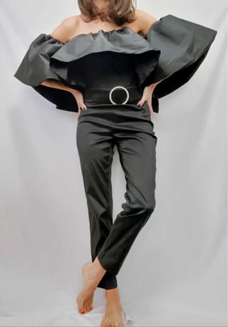 Mono negro fiesta volante Zara