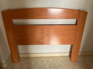 2 Somieres de láminas y sus cabezeros de madera