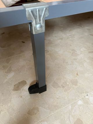 2 Somieres de láminas y sus cabezeros de madera