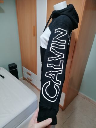 Calvin Klein 125€ semi-vestido + regalo