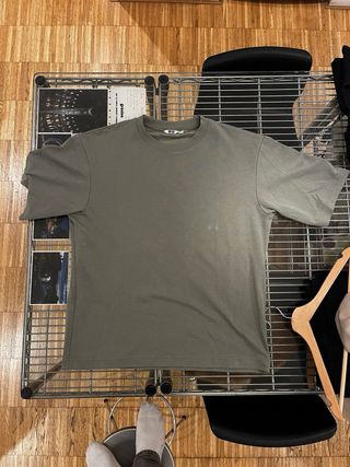 Camisetas Uniqlo Oversize (Negra, Beige)