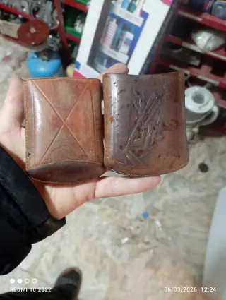 Purera de cuero grabada