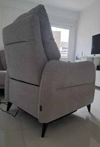 Sillón relax gris tela