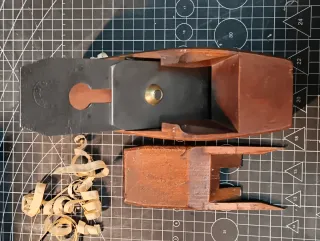 Cepillo carpintero madera antiguo