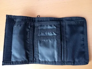 Cartera Quiksilver calaveras