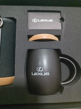Set Lexus: Taza, Bolígrafo y altavoz bluetooth