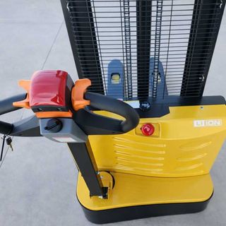 Apilador Eléctrico Litio 1500kg 3000mm