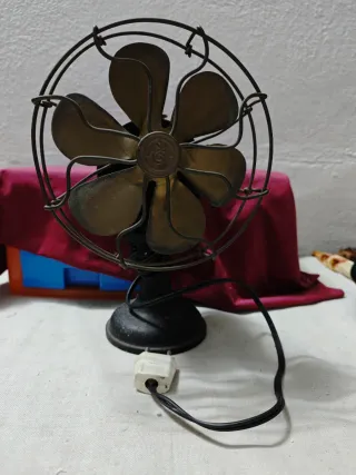 Ventilador antiguo de mesa