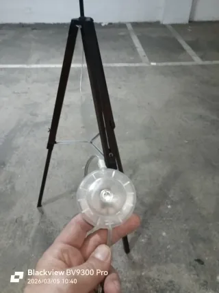 Lámpara de pie trípode madera alto 147 cm