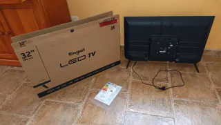 Televisión Engel Negra y Multicolor