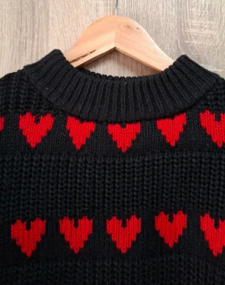 Jersey Shein XL Negro Corazones Rojos