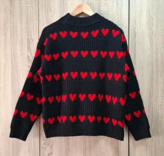 Jersey Shein XL Negro Corazones Rojos