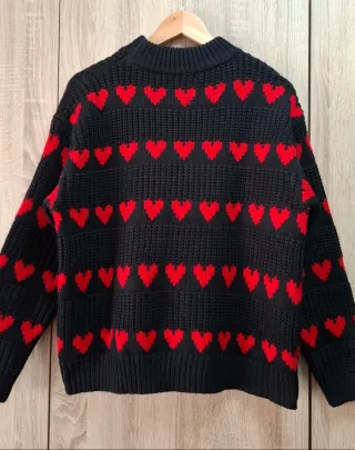 Jersey Shein XL Negro Corazones Rojos