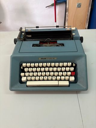 Máquina de escribir Olivetti Studio 46