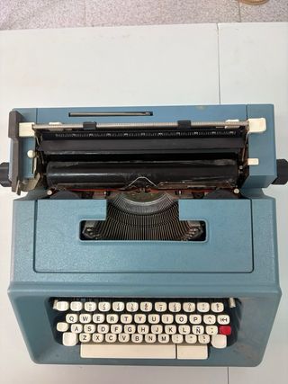 Máquina de escribir Olivetti Studio 46