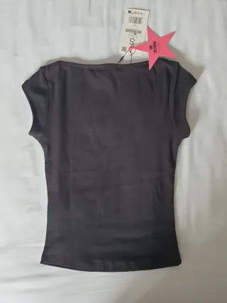 Camiseta One Dilema by Stradivarius talla S.