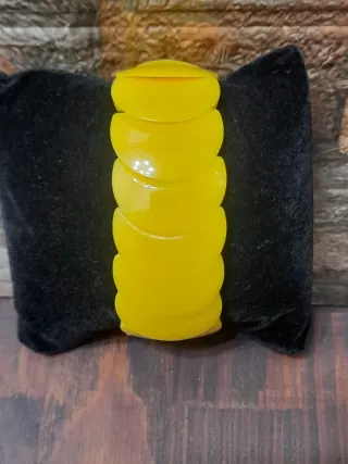 Bracciale elastico giallo squame plastica