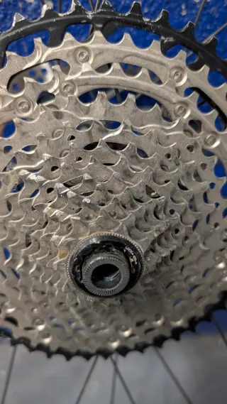 Cambio Shimano SLX y Pulsador Deore