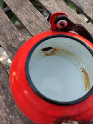 Rara teiera smaltata vintage rossa