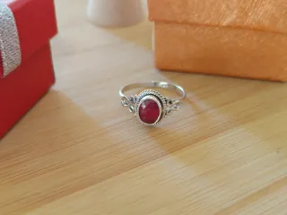 Anillo Plata y Rubí Facetado