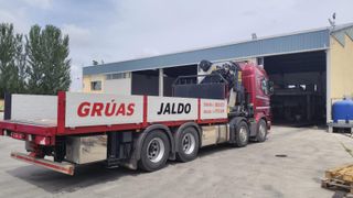 Camion Scania R560 con Palfinger PK 92002 con Jib