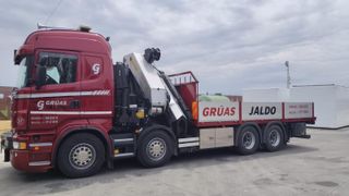 Camion Scania R560 con Palfinger PK 92002 con Jib