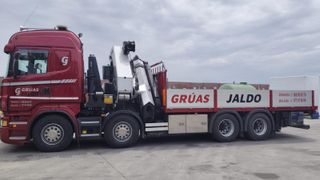 Camion Scania R560 con Palfinger PK 92002 con Jib