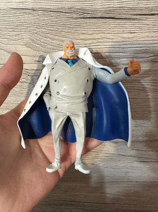 One Piece Monkey D. Garp figure Hachette