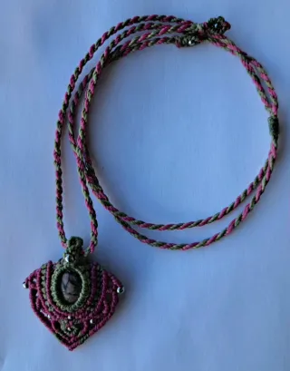 Collar mini "Flecha de Venus"  Rodocrosita