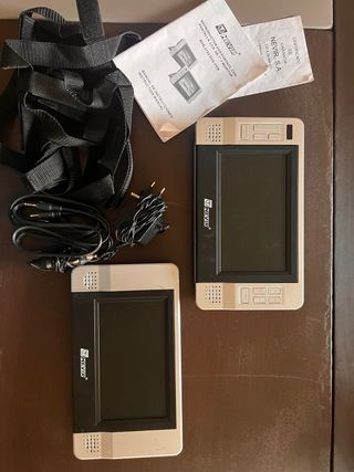 2 Reproductores DVD Portátil Nevir