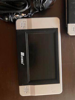 2 Reproductores DVD Portátil Nevir