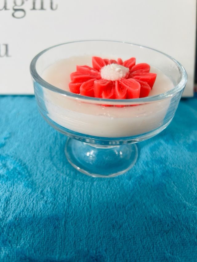 Vela artesanal flor roja en vaso cristal