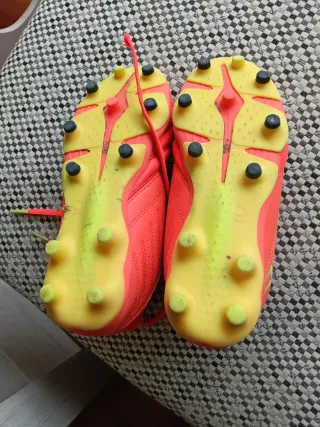 Scarpe da calcio per bambini arancioni