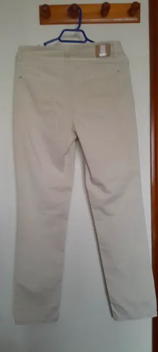 Pantalones beige mujer verano