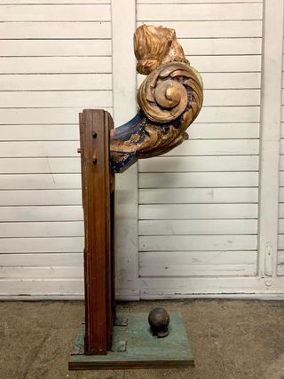 Mascarón de proa antiguo madera tallada