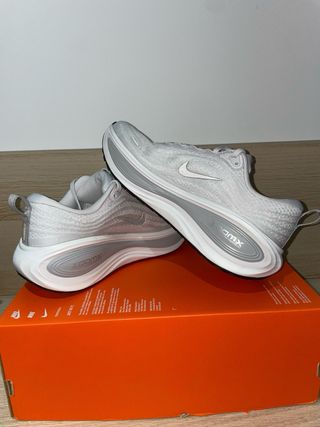 Nike ZoomX Vomero Plus