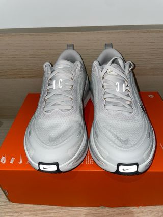 Nike ZoomX Vomero Plus