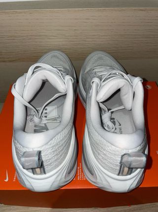 Nike ZoomX Vomero Plus