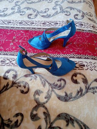 Tacchi azzurri da festa