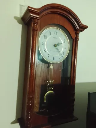 Reloj valioso Rhythm Japonés