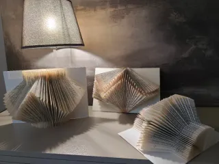 Sculture di libri piegati