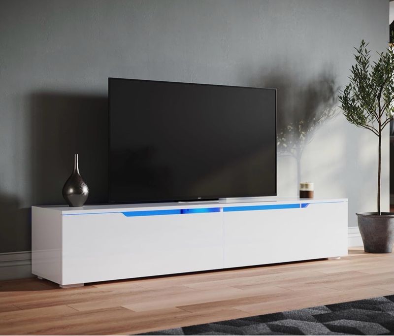 Mesa TV moderna blanca con LED