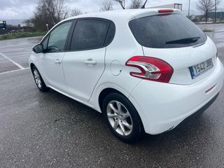Peugeot 208 2014
