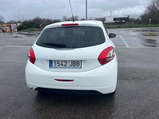 Peugeot 208 2014