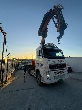 Camión Volvo FH 540 8x4 Grúa Effer 5